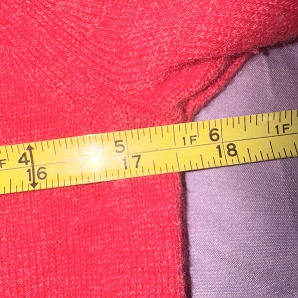 Theory muted red Knit turtleneck 100% Cashmere Sweater. Size Small. EUC. - Picture 4 of 8